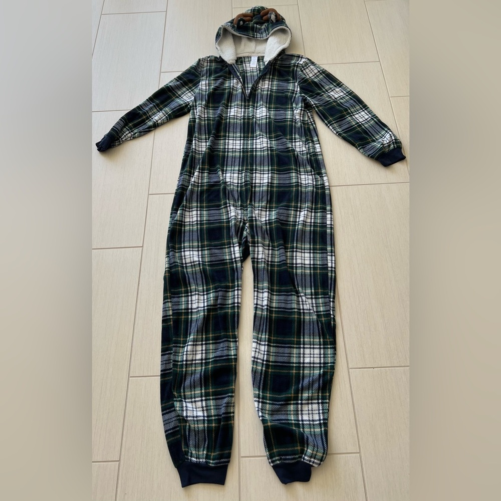 Size L mens pajama onesie, ask for measurements!!